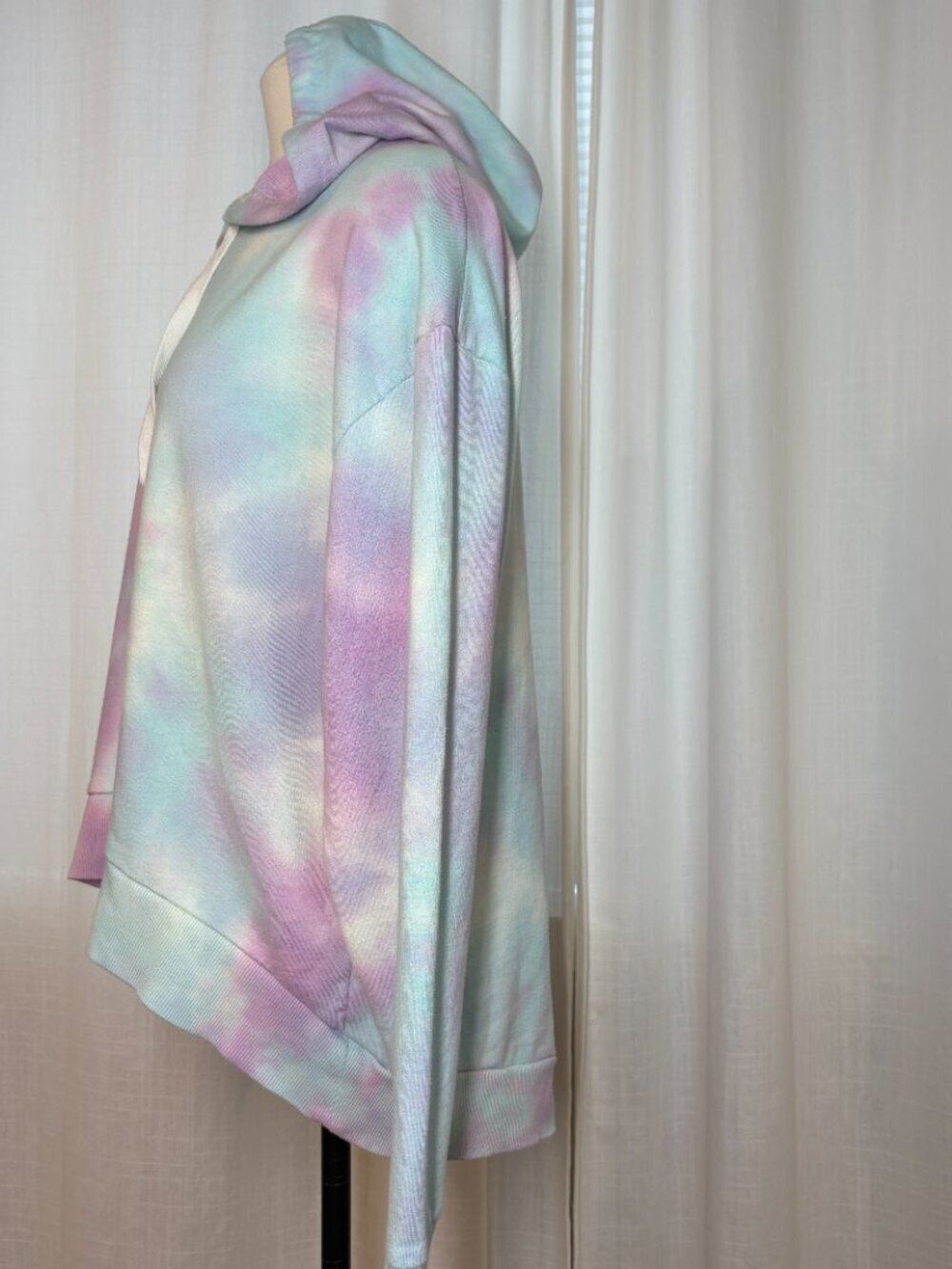 Wild Fable Pastel Tie Dye Hoodie - Boxy Fit - Picture 8 of 9